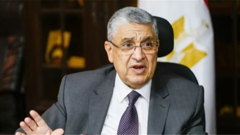 توصيل التيار لاستصلاح 850 الف فدان بكوم امبو وشمال اسوان
