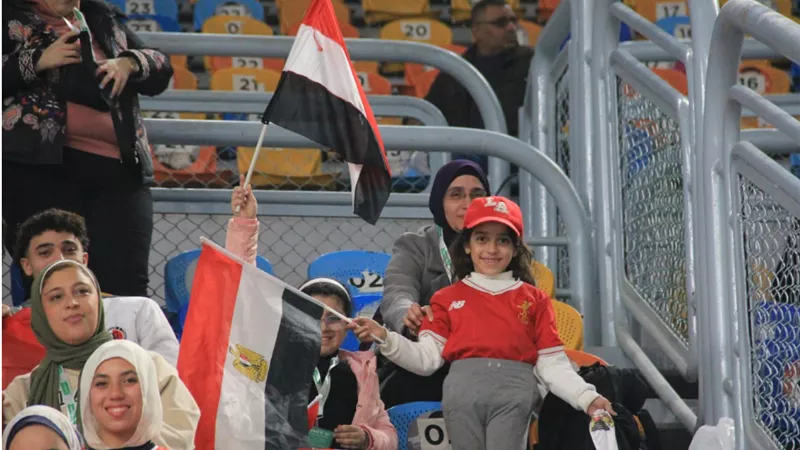 الجماهير تحتشد فى استاد القاهرة لدعم منتخب مصر أمام الجزائر