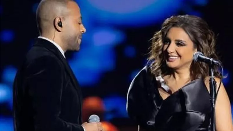 تامر عاشور لـ أنغام : 