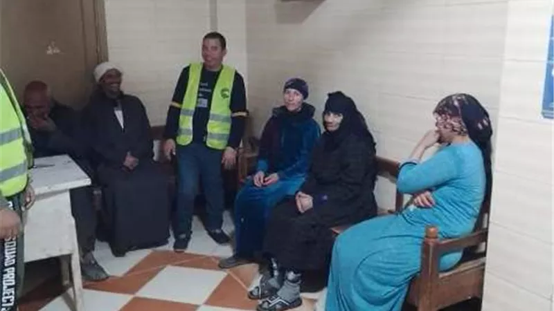 الكشف علي ٢٢٥ حالة في قافلة 