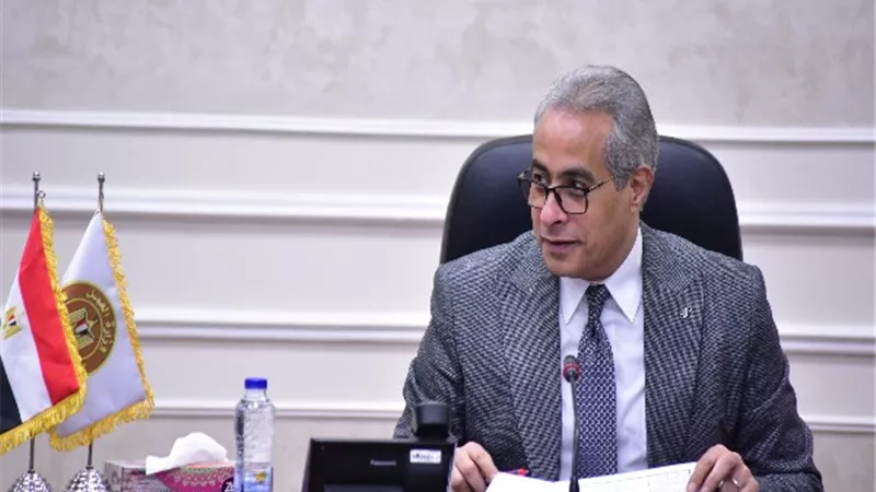 شحاتة يناقش مع 