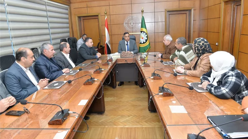 محافظ الدقهلية يعقد اجتماع موسع مع رؤساء الوحدات المحلية للمراكز