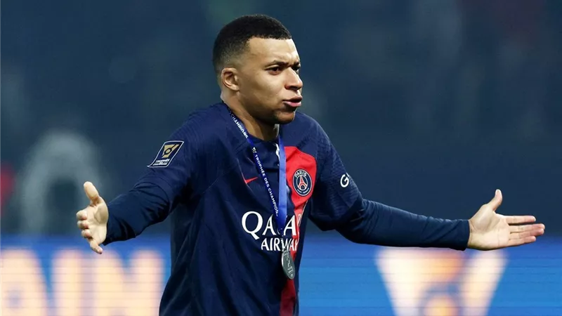 مقابل 175 مليون يورو.. باريس سان جيرمان يقترب من بديل مبابي