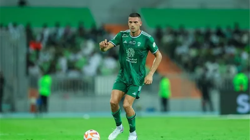 أي سي ميلان يستهدف ضم نجم الأهلى السعودي
