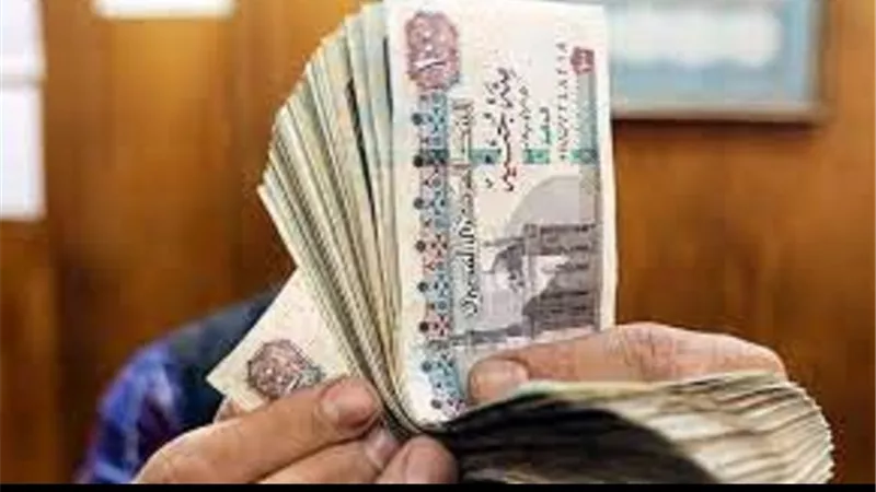 هل يجب اخبار الفقير بأن المال المأخوذ من الزكاة