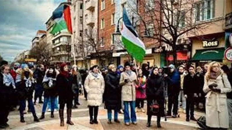 مظاهرات في مدن أوروبية وعربية تضامنا مع فلسطين