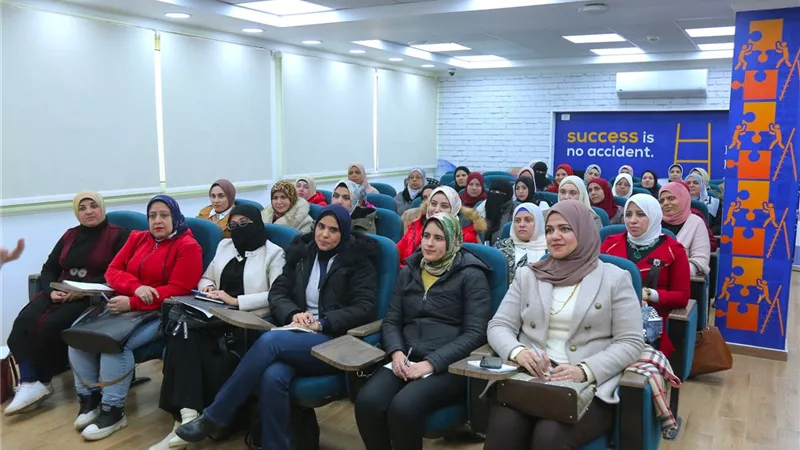 محافظ كفرالشيخ يتابع فعاليات برنامج 