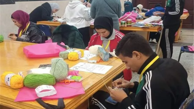 بدء السباق بين وفود الجامعات المشاركة في ملتقى ابداع الخامس بكلية التربية النوعية ببنها