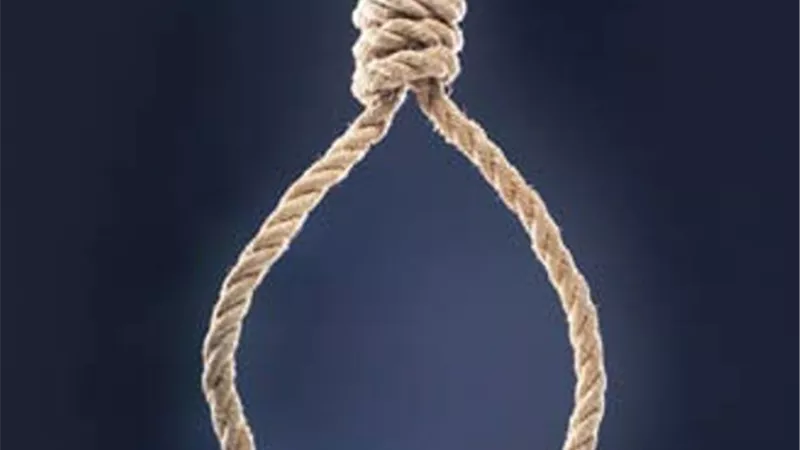 اشعل النيران في صديق عمره وألقي جثته في نهر النيل بسبب الديون
