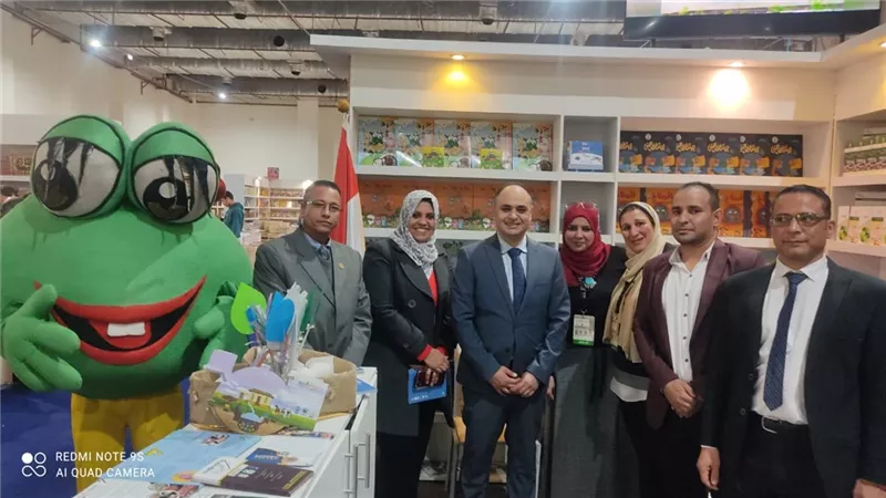 إقبال جماهيري على جناح وزارة البيئة بمعرض القاهرة الدولي للكتاب