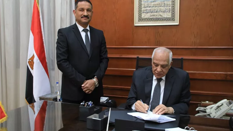 محافظ الجيزة يعتمد نتيجة الفصل الأول للشهادة الاعدادية