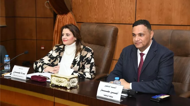 محافظ الدقهلية ووزيرة الهجره يشهدان مبادرة 
