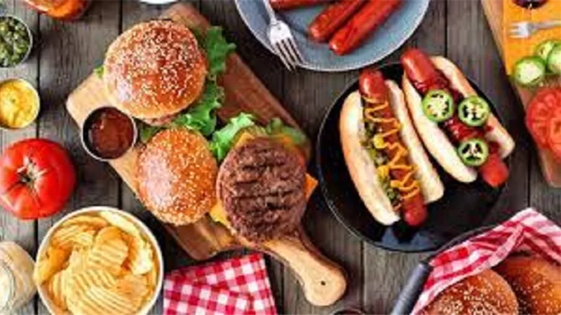 طبيب أورام يكشف خطأ غذائيا شائعا يحفز تطور السرطان