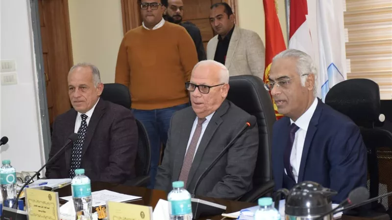 محافظ بورسعيد يشارك في اجتماع مجلس جامعة بورسعيد