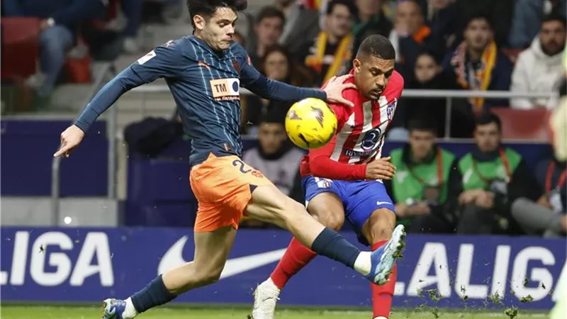 أتلتيكو مدريد يفوز على فالنسيا بثنائية نظيفة في الدوري الإسباني