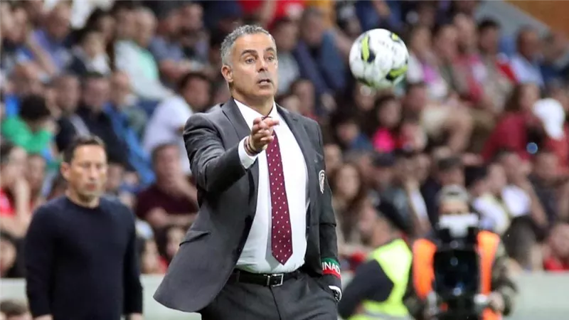 جوزيه جوميز يصل القاهرة لإتمام التعاقد لقيادة الزمالك