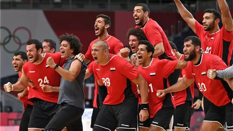 برنامج التاسعة يحتفي بنجوم بنجوم 