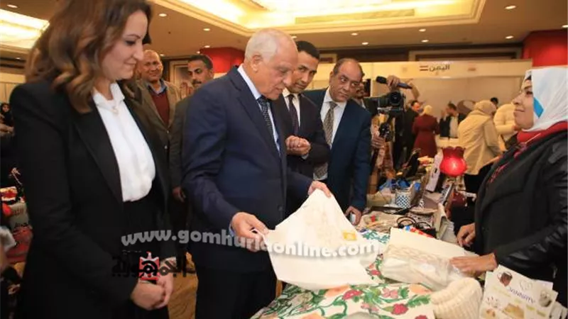 المحافظ يفتتح معرض الجيزة الثاني للحرف التراثية والمنتجات اليدوية