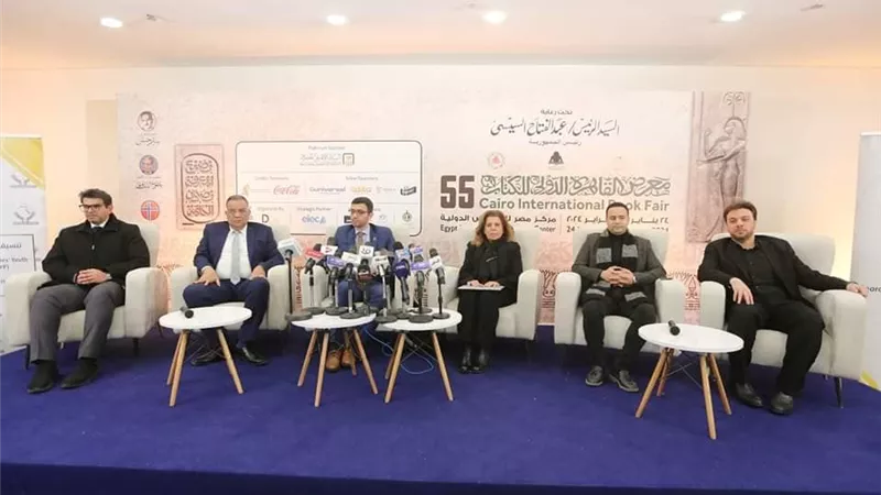 وزيرة الثقافة تشهد ندوة تنسيقية شباب الأحزاب لمعرض القاهرة الدُولى