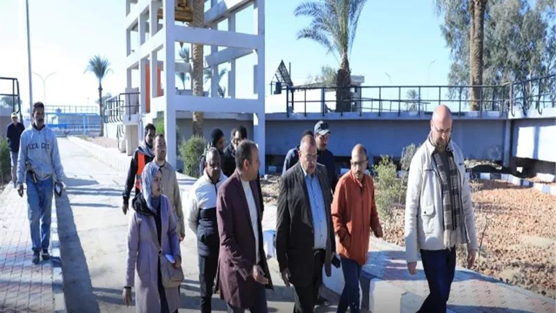 رئيس مياه المنيا يتفقد تشغيل محطة معالجة صرف صحي أبوقرقاص