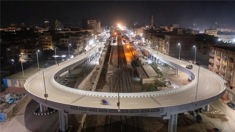 وزير النقل : بدء التشغيل التجريبي للكوبري اعلي مزلقان قويسنا