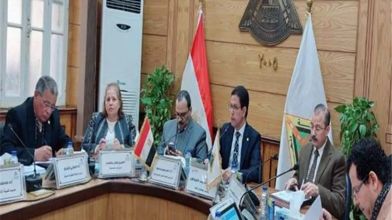 رئيس جامعة بنها يوجه بتنظيم رحلات سياحية تعليمية للطلاب الوافدين لتعريفهم بالثقافة المصرية