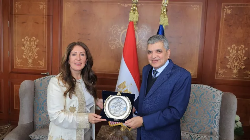 أسامة ربيع:قناة السويس جزءا لايتجزأ من حركة التجارة العالمية