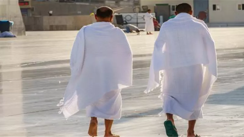 مشروعية لبس المخيط للمحرم بالحج لعذر