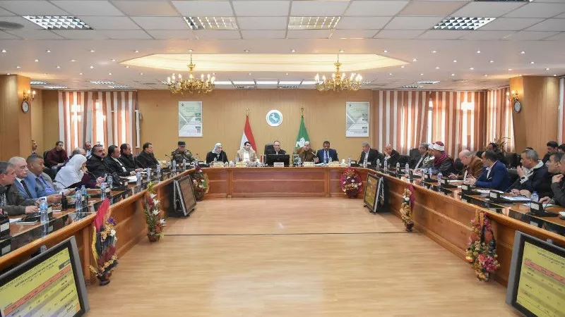 محافظ الشرقية يؤكد بالمجلس التنفيذى :لن نسمح لأحد بمخالفة القانون