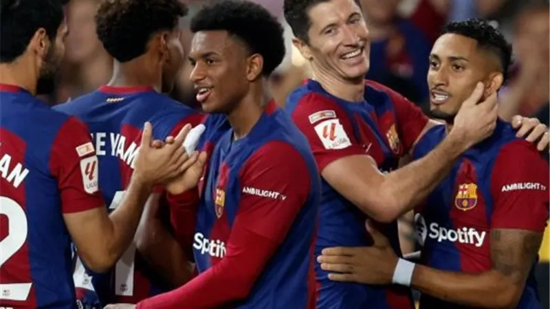 التشكيل الرسمي لـ برشلونة فى مباراة أوساسونا بالدوري الإسباني