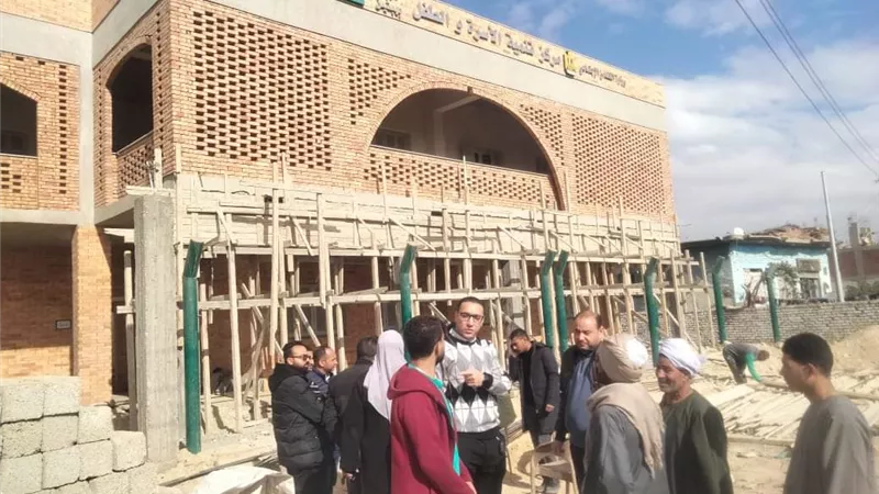 معاون محافظ بنى سويف يتفقد مشروعات حياه كريمه بقرى ناصر