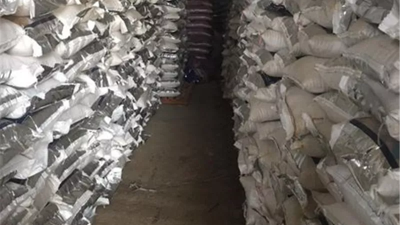 ضبط 1059 طن سكر وأرز مخبأة في مخزن بالقنطرة غرب بالإسماعيلية صور