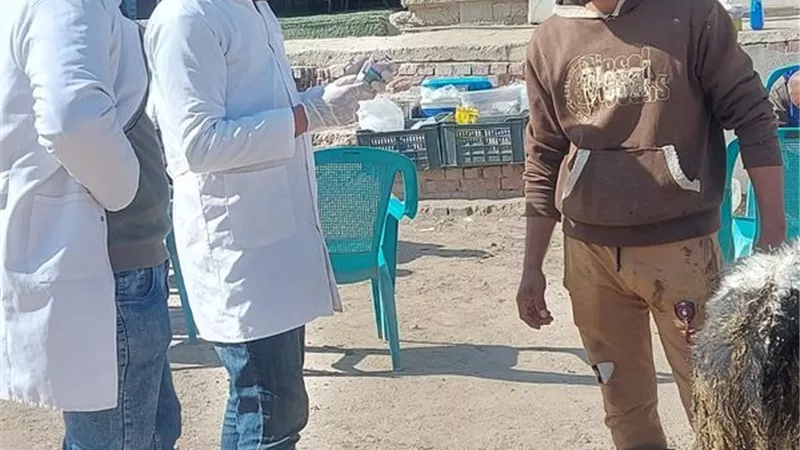 قافلة جامعة القناة الشاملة تعالج أهالي كبريت بالسويس