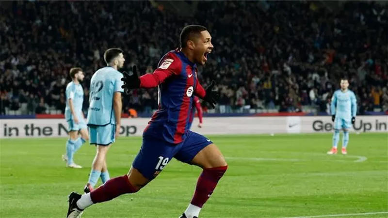 برشلونة يهزم أوساسونا بصعوبة في الدورى الإسبانى
