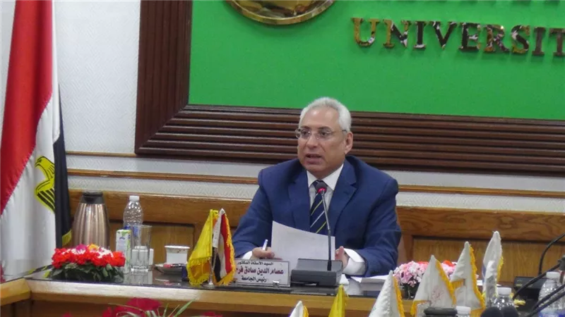 مجلس جامعة المنيا يُعلن عن بدء تطوير ثمانين قاعة ومدرج بكليات