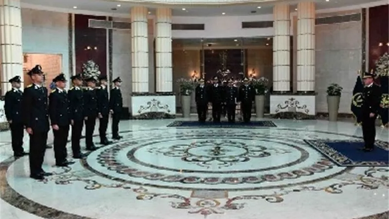 وزير الداخلية يصدق على تخريج طلبة الدور الثاني من السنة الرابعة بكلية الشرطة
