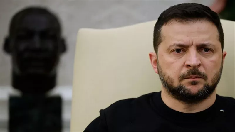زيلينسكي يقيل رئيس إدارة الأمن القومي الأوكراني