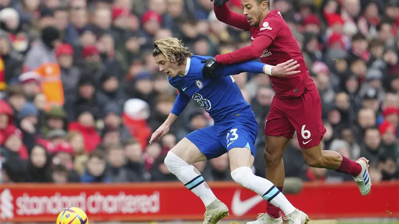 ليفربول يحافظ على صدارة الدورى باكتساح تشيلسى برباعية