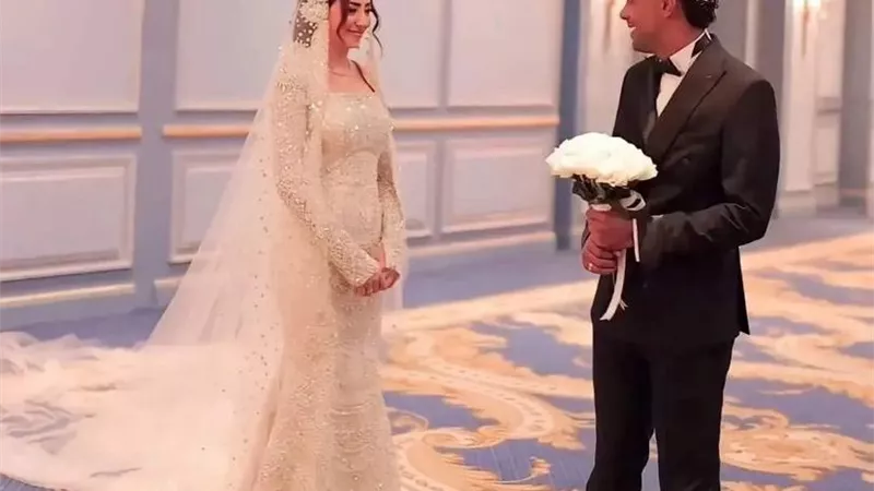 عفروتو يحتفل بزفافه فى الإسكندرية بحضور الأهل والأصدقاء