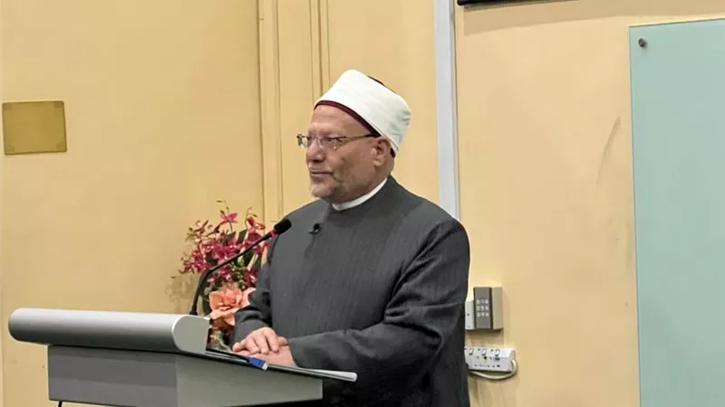 المفتي:العلم لايقتصر على تحصيل علوم الدين بل يشمل كل مسطور ومنظور