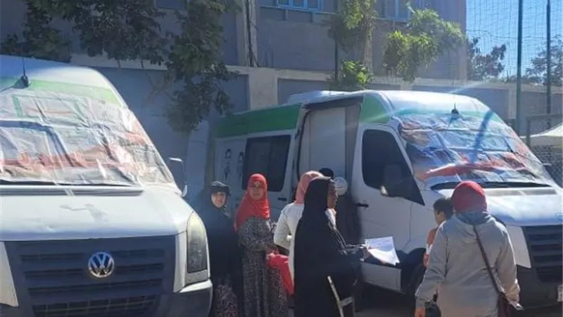 الكشف علي ٢٣٥٢ مواطن بقافلة طبية بنجع حمادي