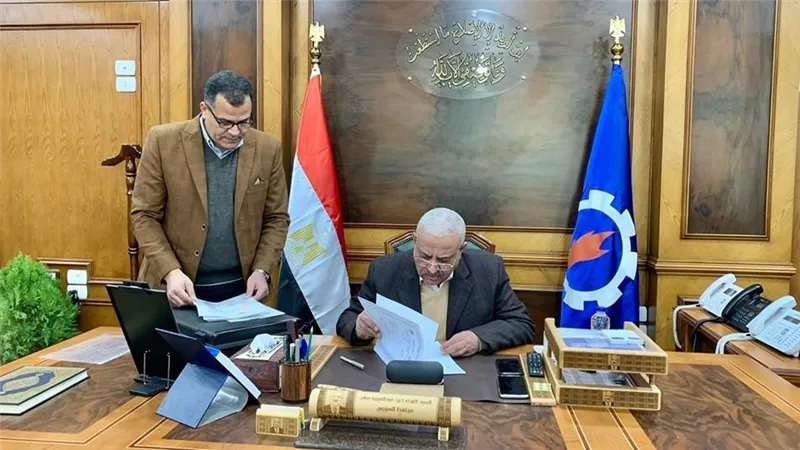 محافظ السويس يعتمد نتيجة الترم الأول للشهادة الإعدادية بنسبة 83.5