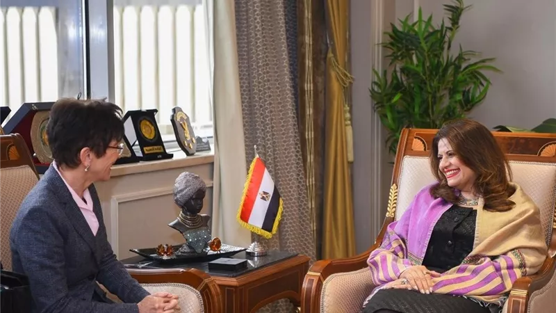 وزيرة الهجرة تبحث مع سفيرةسويسر استراتيجيةمكافحةالهجرةغير الشرعية