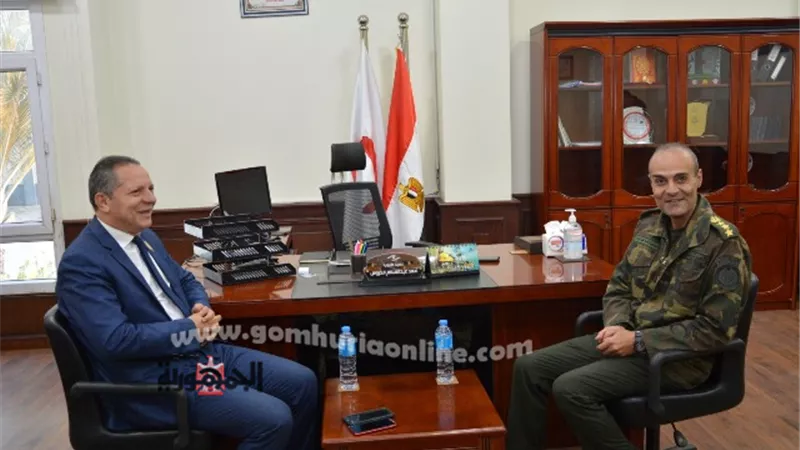رئيس جامعة دمياط يبحث التعاون مع المستشفى العسكري