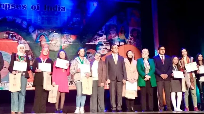 التعليم تكرم الطلاب الفائزين فى مسابقة«لمحات من الهند»