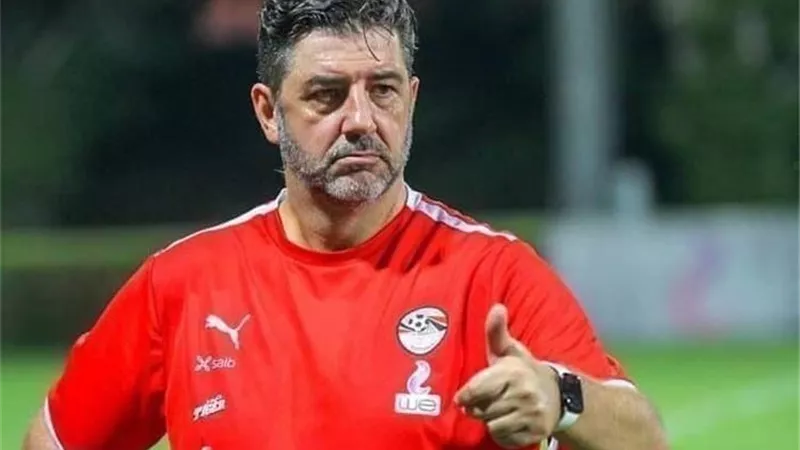 اليماني: فيتوريا لم يدرب منتخب طوال حياته ويجب رحيله عن منتخب مصر