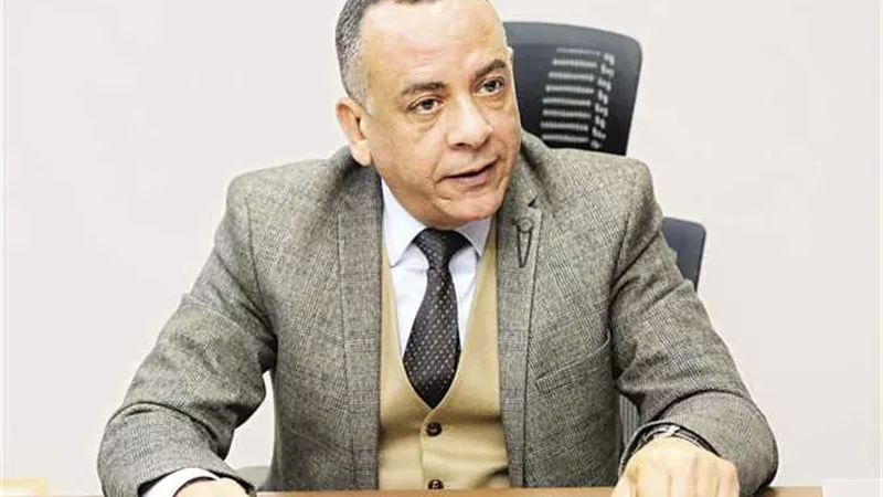 وزيري يوضح سبب إقامة مداخل جميع الأهرامات في مصر من الناحية الشمالية
