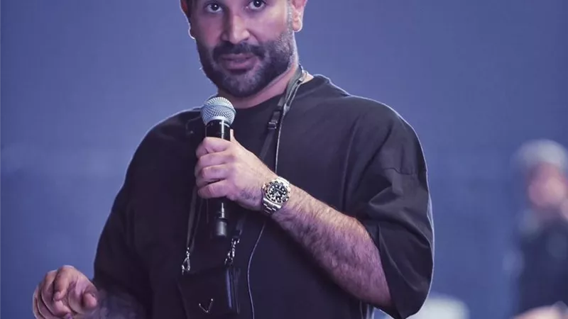 أحمد سعد يحيي حفلًا فى دبي.. الليلة