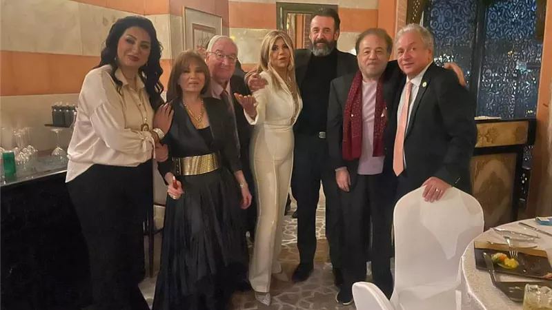المخرج عمر عبد العزيز يحتفل بعقد قرانه