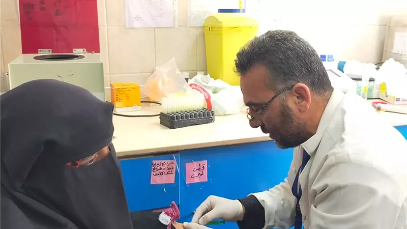 ٢٣٠٠ مريض استفادوا من القافلة الطبية بالعاشر
